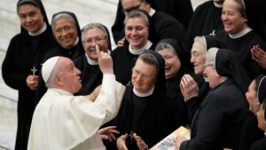 تصمیم تاریخی پاپ درباره حق رای زنان